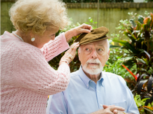 alzheimer-pareja-ancianos-